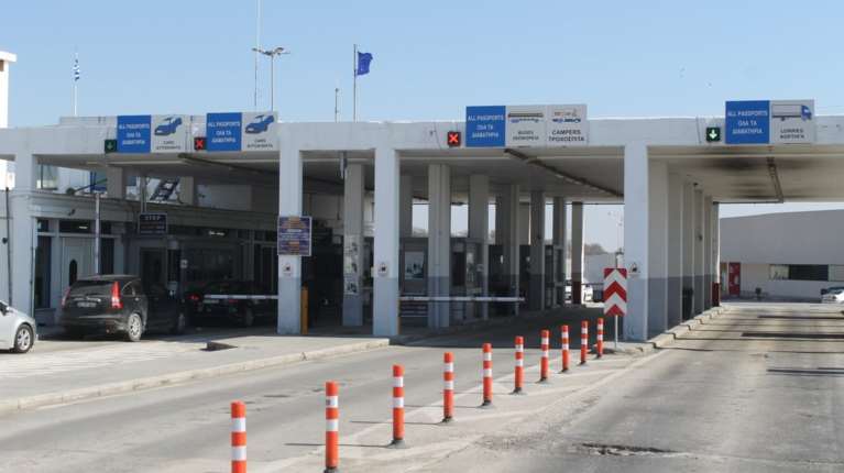 Συναγερμός στον Έβρο: Φορτηγό με 30 πιστόλια κρυμμένα σε φορτίο με ψάρια - Συνελήφθη ακόμη ένας Τούρκος μαφιόζος