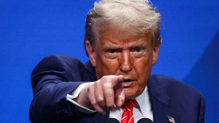 Τραμπ: Η Ισπανία θα πρέπει να αποβληθεί από το ΝΑΤΟ - Νέες κυρώσεις στη Ρωσία