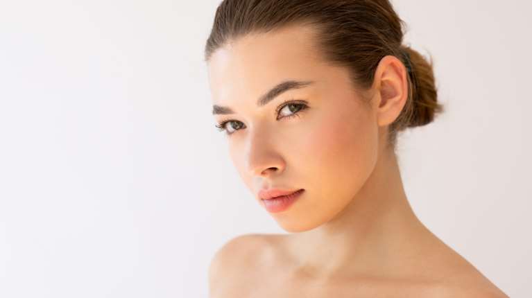 The Youth Factor: 10+2 iconic προϊόντα με υαλουρονικό που αξίζει να δοκιμάσεις