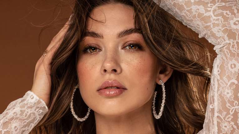 O viral και πιο εύκολος τρόπος για την εφαρμογή του eyeliner σε "κουκουλωτά" μάτια