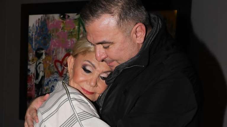 Ο Αντώνης Ρέμος για τη σημερινή κατάσταση της Μαρινέλλας: &quot;Δυστυχώς δεν έφυγε. Ούτε έφυγε, ούτε έμεινε&quot;