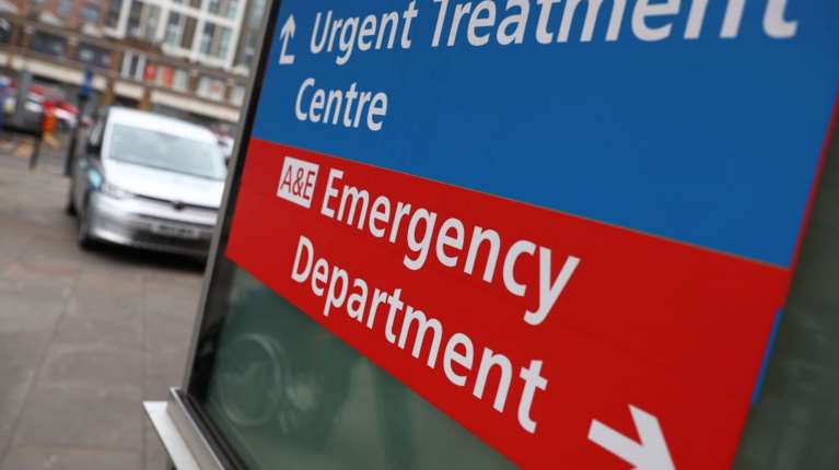 Υπεργρίπη: Γεμίζουν τα νοσοκομεία στη Βρετανία - Αύξηση των κρουσμάτων κατά 55% σε μία εβδομάδα