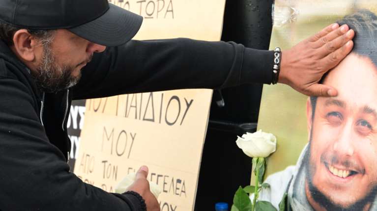 Πάνος Ρούτσι: Αναβλήθηκε η εκταφή της σορού του γιου του - Aπό το εξωτερικό ο τεχνικός σύμβουλος της οικογένειας