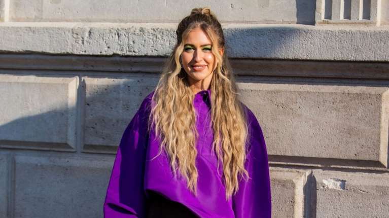 Πώς θα φορέσεις με στιλ τα σατέν σορτς φέτος το καλοκαίρι