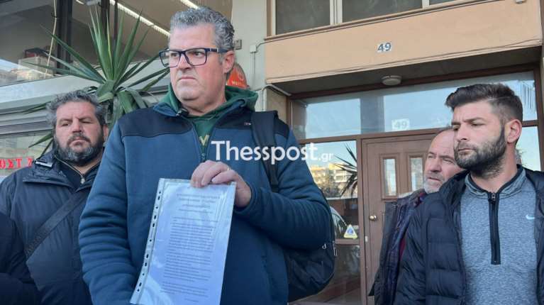 Στα γραφεία βουλευτών της Θεσσαλονίκης αγρότες του μπλόκου Δερβενίου – Παραδίδουν ψήφισμα διαμαρτυρίας [βίντεο]