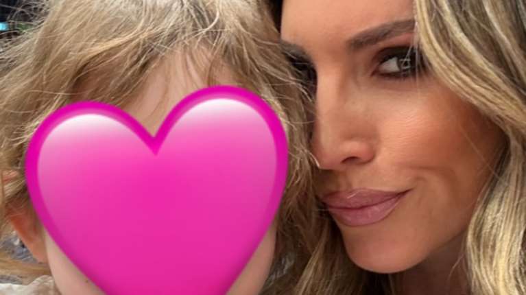 Οικονομάκου: Στον αγώνα Αρμάνι Μιλάνο-Ολυμπιακός μαζί με τα παιδιά της – Οι τρυφερές φωτό