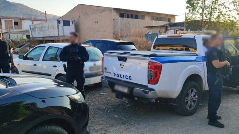 Πρώτη ημέρα εφαρμογής του σχεδίου αστυνόμευσης σε οικισμούς Ρομά:  Σε 152 σημεία σε 25 περιοχές της επικράτειας