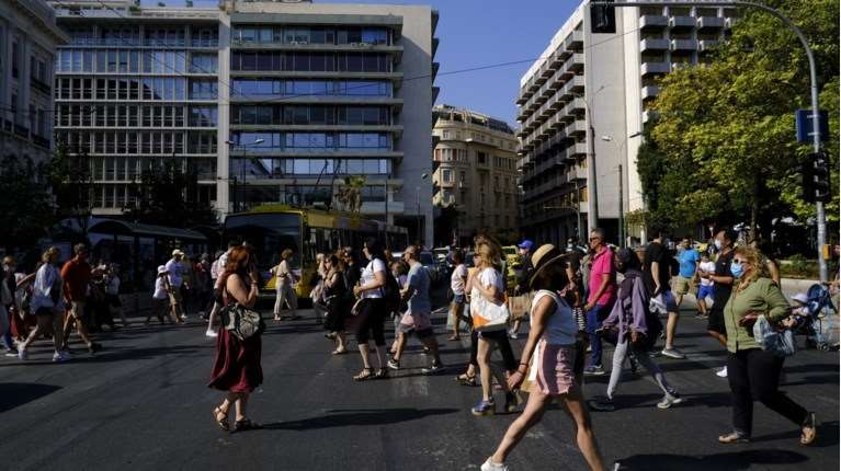 Δημογραφικό: Μειωθήκαμε κατά 500.000 άτομα μέσα σε 13 χρόνια - Πότε ξεκίνησε η μείωση του πληθυσμού στην Ελλάδα