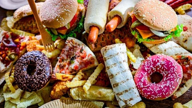 Πού κρύβεται η ζάχαρη: Ακόμη και σε τρόφιμα που καταναλώνουμε καθημερινά και φαίνονται υγιεινά