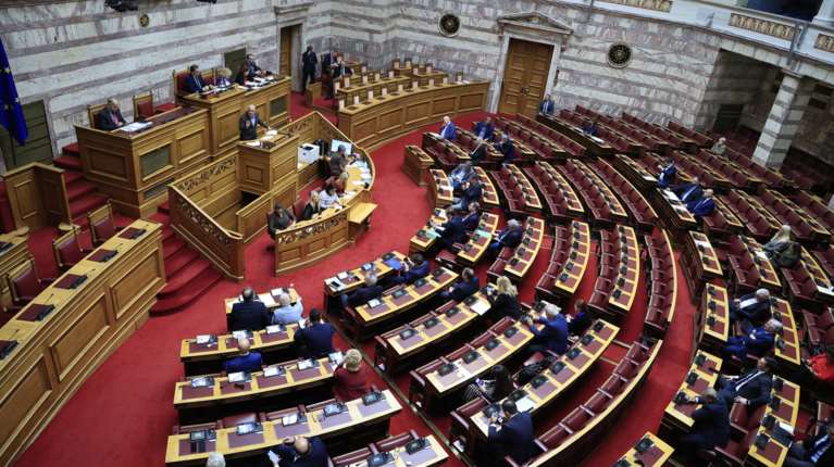 Στη Βουλή το νομοσχέδιο για το αναπτυξιακό πρόγραμμα της χώρας – Τι προβλέπουν οι διατάξεις