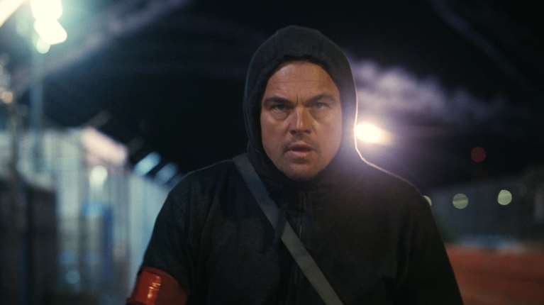 Η ταινία που βλέπουν όλοι στους κινηματογράφους έχει τον Λεονάρντο Ντι Κάπριο και έναν πωρωμένο σκηνοθέτη