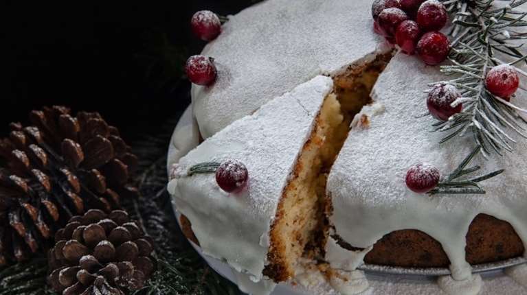 Αυτή η θεϊκή βασιλόπιτα με σαμπάνια, είναι αυτό που θέλετε για το φετινό ρεβεγιόν