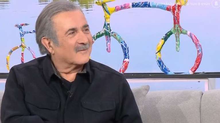 Λάκης Λαζόπουλος: &quot;Ο Άγνωστος Στρατιώτης συμβολίζει τον άγνωστο Έλληνα που αγωνίζεται - Δεν είναι περιβόλι κανενός&quot;