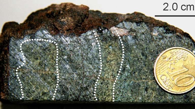 Κάτι γίνεται στο εσωτερικό της Γης; Έλληνας επιστήμονας εξηγεί τη σημασία της ανακάλυψης παραμόρφωσης στον πυρήνα του πλανήτη