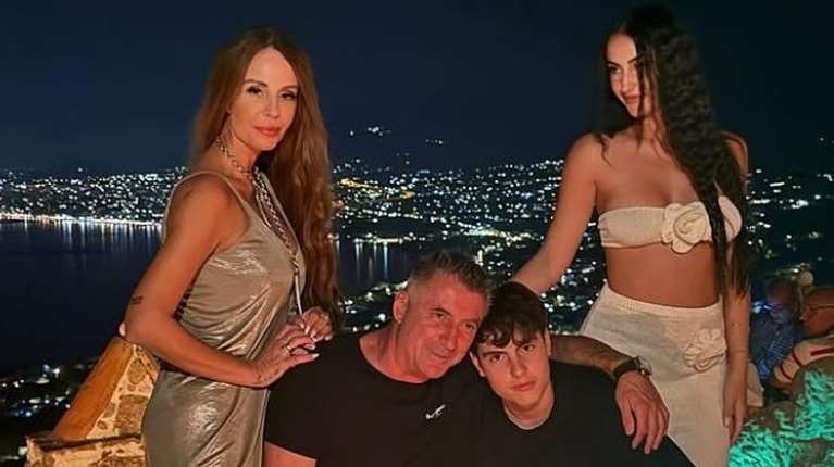 Η Ιωάννα Λίλη μαζί με την κόρη της, Μαρία Ζαγοράκη στις διακοπές τους