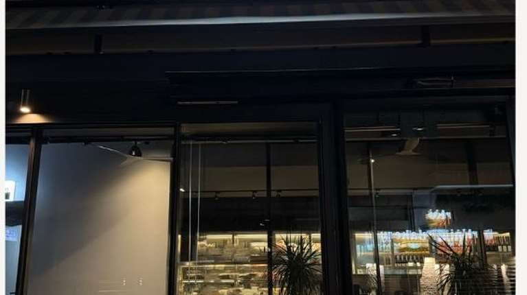 Ένα νέο θέατρο στην πλατεία Μαβίλη