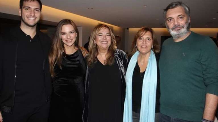 Η Εριέττα Κούρκουλου Λάτση για τα ετεροθαλή αδέρφια της: &quot;Είχαμε χαθεί για κάποια χρόνια όταν έφυγε ο μπαμπάς&quot;