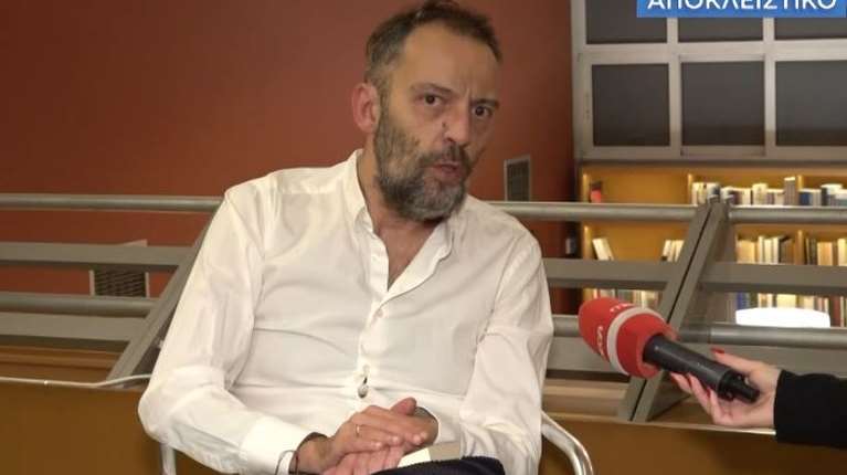 Αύγουστος Κορτώ: &quot;Καταλήγεις στο μίσος επειδή δεν έχεις γνωρίσει αρκετά την αγάπη - Είναι εξουθενωτικό&quot;