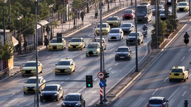 Πάνω από 10.000 καταγεγραμμένες παραβιάσεις κόκκινου από τις κάμερες – Από μέσα Ιανουαρίου οι κλήσεις