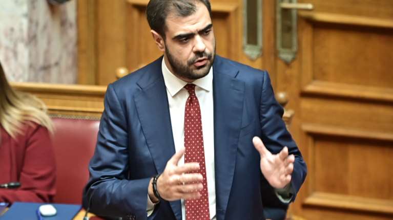 Κόντρα Μαρινάκη - Μάντζου για &quot;Φραπέ&quot;: &quot;Αν κληθεί με βίαιη προσαγωγή, δεν θα απαντήσει&quot; - &quot;Ομερτά για το σκάνδαλο&quot;