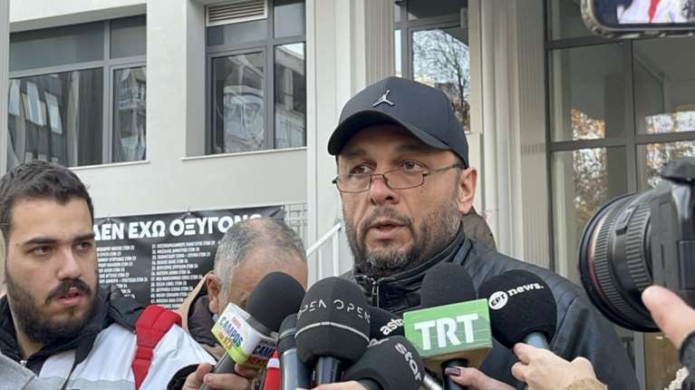 "Να χωθούν μέσα όσοι συγκάλυψαν τα Τέμπη", λένε οι συγγενείς θυμάτων - Γιατί ευχαρίστησαν τους αγρότες