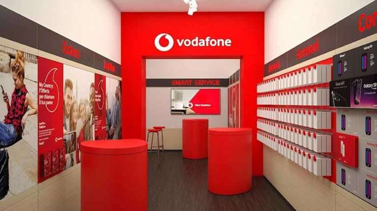 Vodafone: Ετοιμάζει εξαγορά στην Ελλάδα με το βλέμμα στην άμυνα  - Σε 500.000 σπίτια η οπτική ίνα μέχρι τέλος του έτους