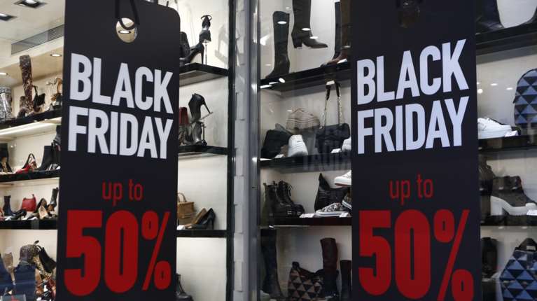 Πότε είναι φέτος Black Friday και Cyber Monday - Τι να προσέξετε με τις τιμές