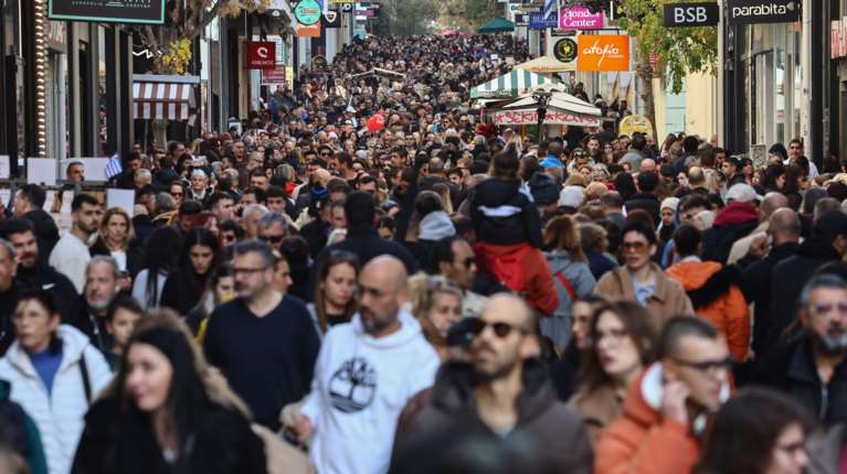 Προϋπολογισμός 2026: Τα "κέρδη" για μεσαία τάξη, οικογένειες, συνταξιούχους και νέους - Αναλυτικά τα μέτρα ενίσχυσης