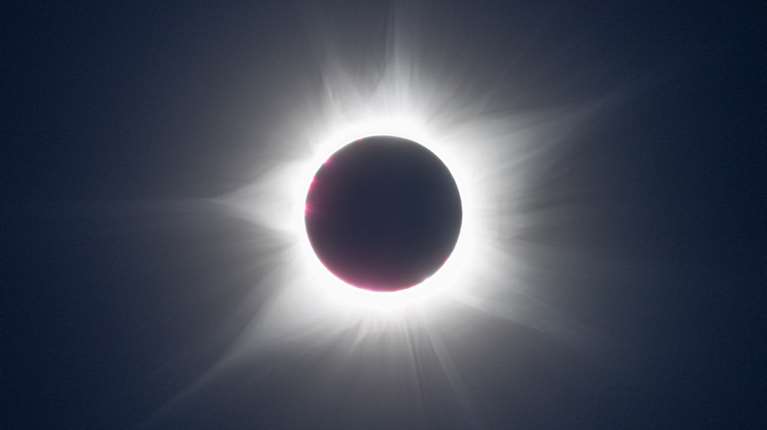Η πρώτη ολική έκλειψη Ηλίου στην Ευρώπη έπειτα από 27 χρόνια και άλλα αστρονομικά γεγονότα για το 2026