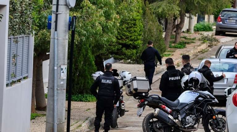 Γλυφάδα: Ποινική δίωξη για ανθρωποκτονία από πρόθεση στον 46χρονο πατροκτόνο - Πήρε προθεσμία να απολογηθεί