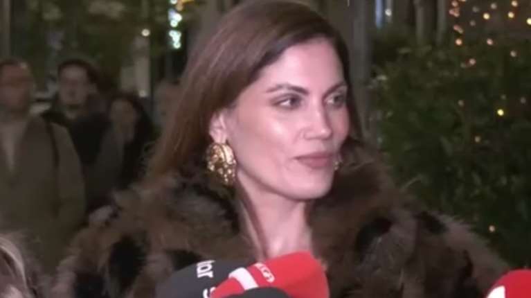 Μαίρη Συνατσάκη: "Με τον Νίκο Μουτσινά βρεθήκαμε μαζί στη διαδρομή για να αποκτήσει παιδί"