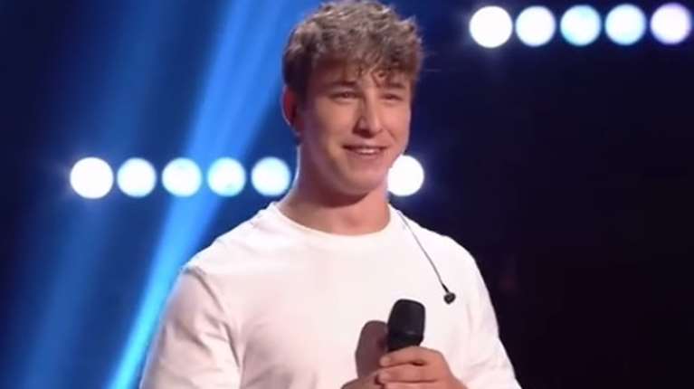 The Voice: Διαγωνιζόμενος στη Ρουμανία τραγούδησε Νίκο Βέρτη και εντυπωσίασε τους κριτές [βίντεο]