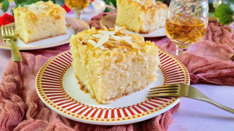 Αμυγδαλόπιτα σιροπιαστή, το τέλειο επιδόρπιο για το γιορτινό τραπέζι