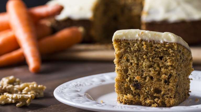 Αφράτο, νηστίσιμο κέικ καρότου χωρίς μίξερ - Ο,τι πρέπει για τον καφέ σας