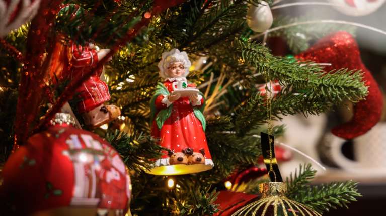 Εορταστικό ωράριο: Πώς θα λειτουργήσουν τα καταστήματα μέχρι την Πρωτοχρονιά - Τελευταία ευκαιρία για δώρα