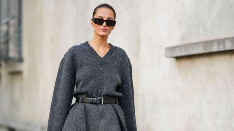 Τα διαχρονικά, αλλά και μοντέρνα items που φορούν όλες οι Γαλλίδες αυτή την περίοδο