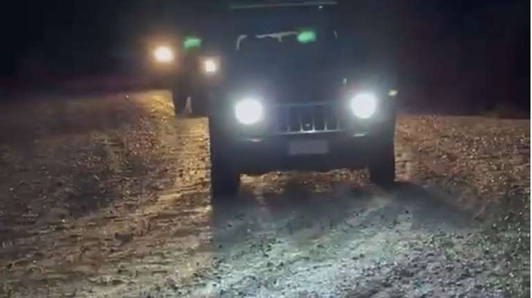 Eπιχείρηση απεγκλωβισμού τεσσάρων ατόμων στα Σέλλα Αχαΐας - Κόλλησε το αυτοκίνητό τους στα χιόνια