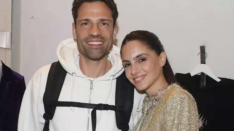 Αλεξάνδρα Νίκα: Η εμφάνιση με το gold φόρεμα "πρόδωσε" την εγκυμοσύνη της;