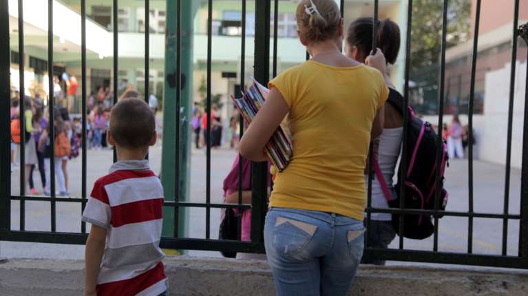 Τρόμος στον Βόλο: Άνδρας αποπειράθηκε να αρπάξει δύο μαθητές μετά το σχολείο