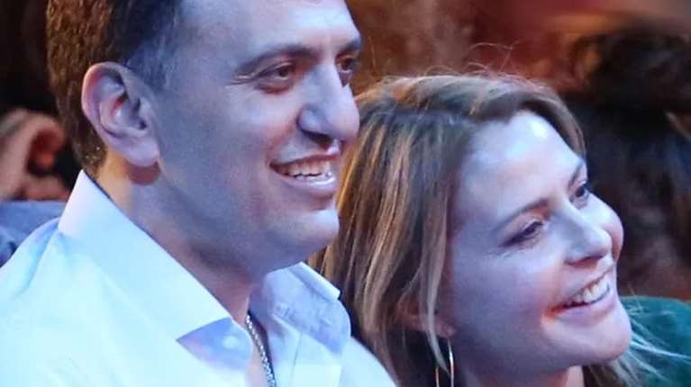 Ο Βασίλης Κικίλιας εύχεται χρόνια πολλά στον γιο του, Παναγιώτη - Αντώνιο με μια σπάνια φωτογραφία με τη Τζένη Μπαλατσινού