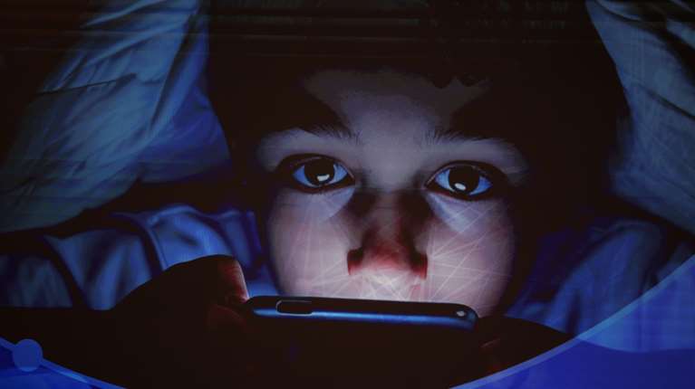 H Ελλάδα και 4 ακόμη χώρες θα επαληθεύουν την ηλικία για δημιουργία λογαριασμών social media