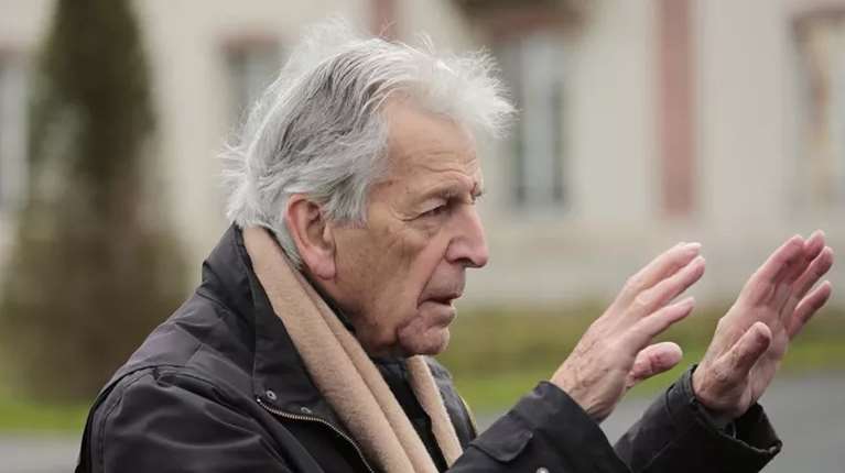 "Τελευταία Πνοή": Ο σπουδαίος Κώστας Γαβράς κοιτά κατάματα τον θάνατο