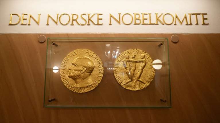 Η Επιτροπή Νόμπελ για τις φήμες για το βραβείο στον Τραμπ: &quot;Ο νικητής έχει επιλεγεί πολύ πριν τη συμφωνίας Ισραήλ-Χαμάς&quot;