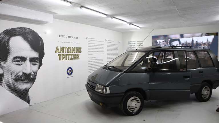 Με το αμάξι του Αντώνη Τρίτση το νέο δημοτικό πάρκινγκ της πλατείας Κοτζιά - 500 θέσεις χωρίς εισιτήριο