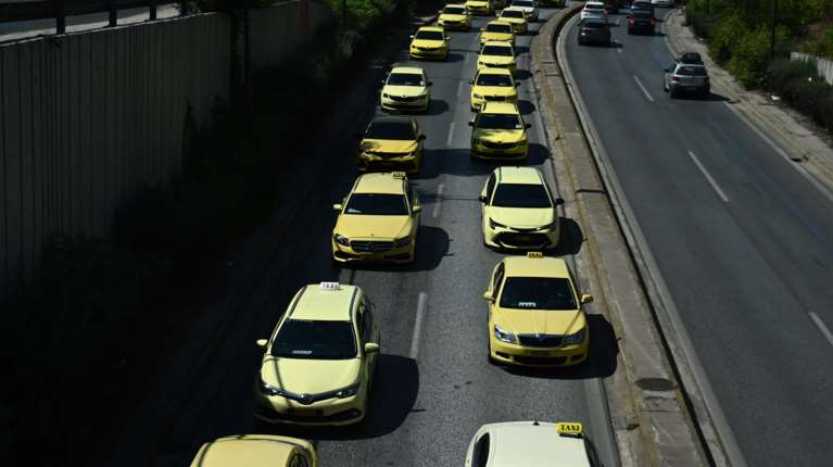 Απεργία: Χωρίς ταξί η Αθήνα Τετάρτη και Πέμπτη - &quot;Το υπουργείο δε δέχεται να μιλήσει μαζί μας&quot;