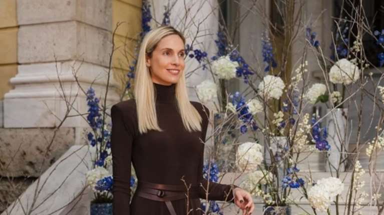 Έμιλυ Βαφειά: Η σύζυγος του εφοπλιστή Χάρη Βαφειά παρουσιάσε τη νέα της έκθεση στη Βίλα Καζούλη