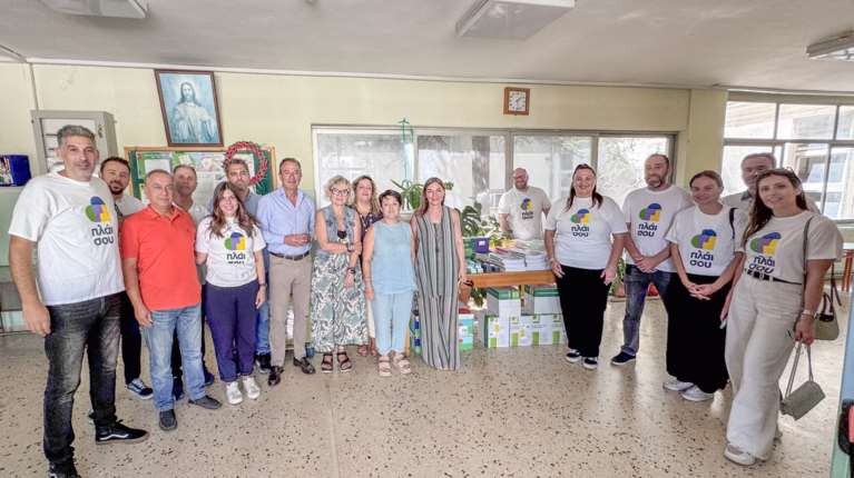 Το Πλαίσιο δίπλα στους μαθητές των Ιωαννίνων: Τεχνολογικός εξοπλισμός και γραφική ύλη σε 22 σχολεία του Δήμου