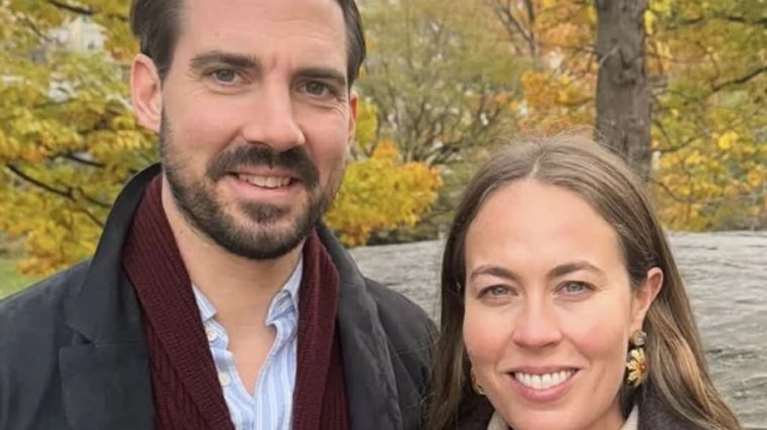 Η Νίνα Φλορ με τον δισεκατομμυριούχο πατέρα της σε χειμερινό θέρετρο