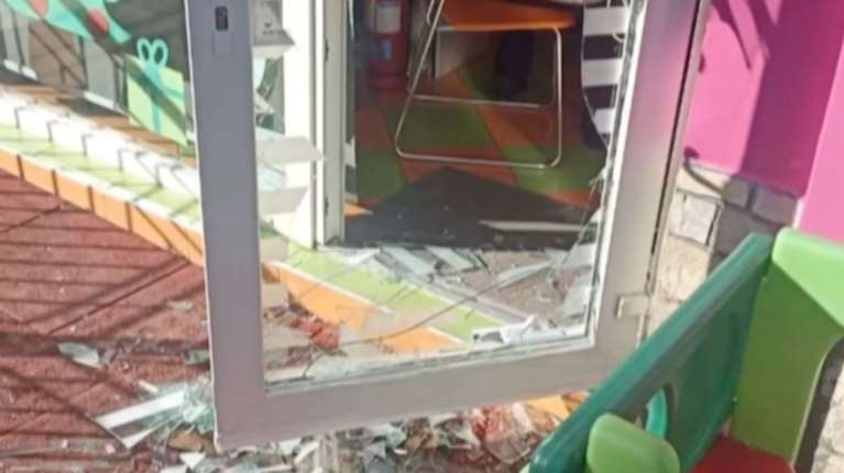 Θεσσαλονίκη: ''Νταής'' πατέρας έσπασε την πόρτα σε παιδικό σταθμό, άρπαξε τα δύο παιδιά του και εξαφανίστηκε