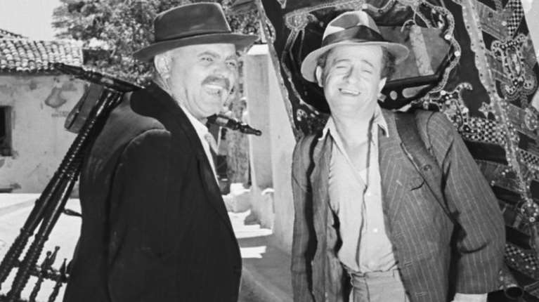 70 χρόνια &quot;Λατέρνα Φτώχεια και Φιλότιμο&quot;: Το παρασκήνιο της αγαπημένης κλασικής ταινίας και το όχι στον Αυλωνίτη